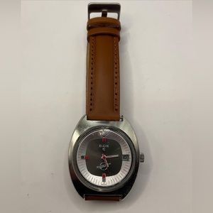 RARE 1970’s Elgin Swissonic Mens Electronic Wristwatch Silver/ Red Accents RUNS